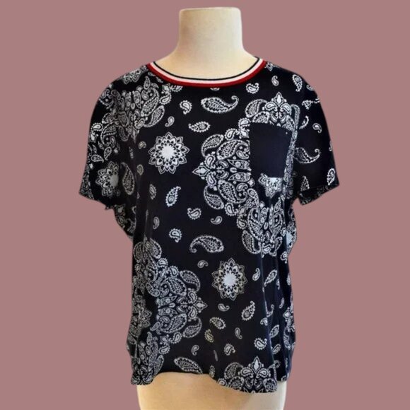 Tommy Hilfiger Rebel Paisley Short Sleeve Scoop Neck - Picture 1 of 5